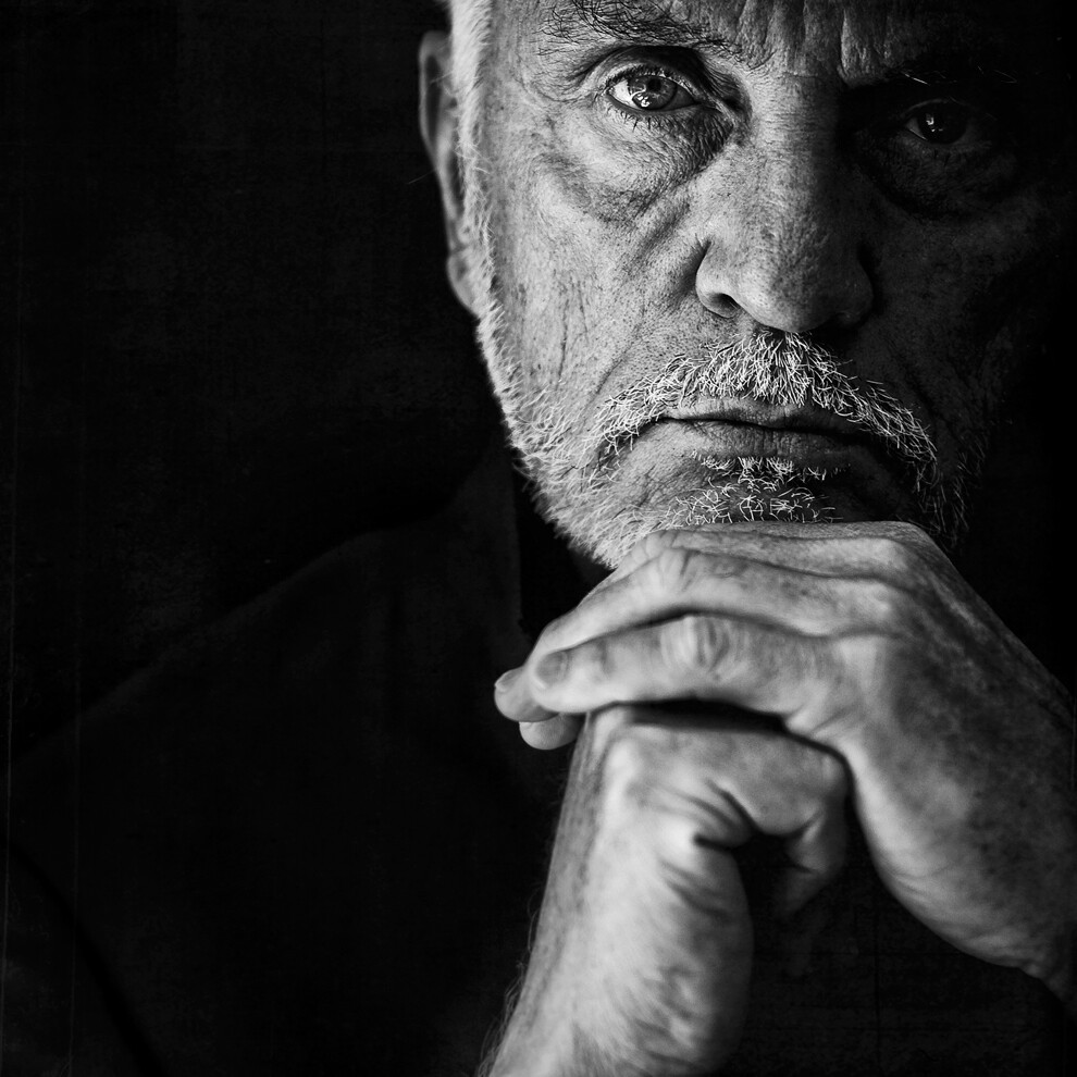 [TERENCE STAMP] Photo and caption by Betina La Plante/People #