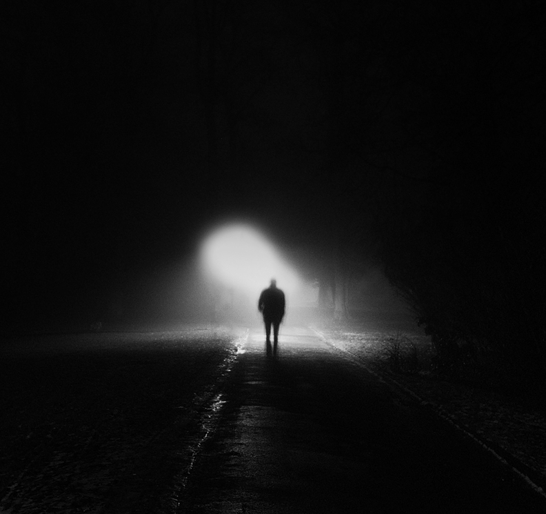 孤单黑夜一个人图片图片