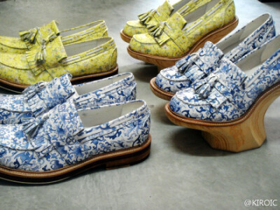 中国风！KIROIC x Ground-Zero012 Spring Summer的特别合作款式 青花瓷版本Loafer和“花盆底格格鞋”.