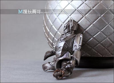 Limited BBC出品 Cyberman战损版，前不久买过一个完整版的散货，感觉做工不错（虽然不是在此店买的）