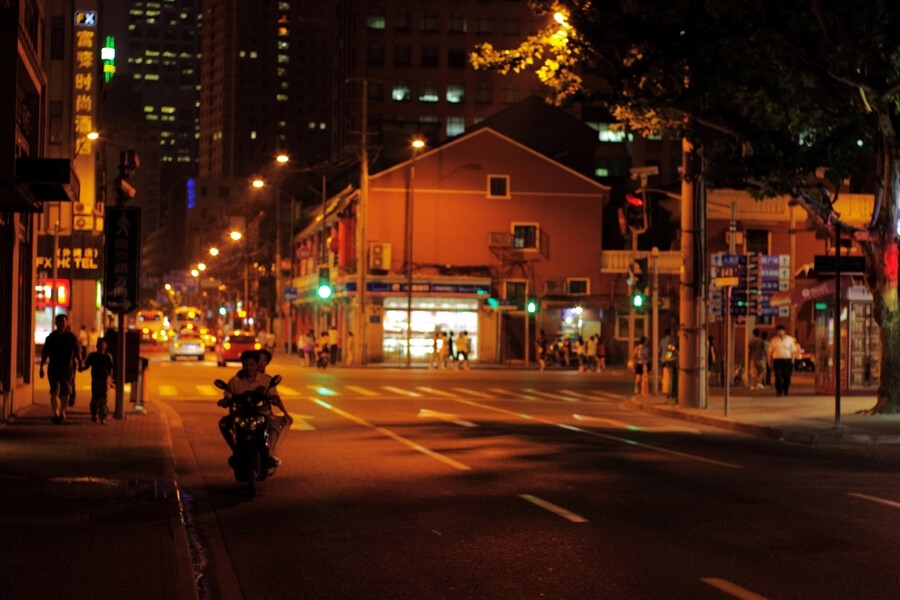 上海福州路，老城区的夜