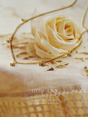 很秀气很淑女的灵气天然白水晶细金链子