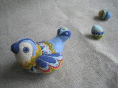 日本羊毛毡作品 – 蓝彩小鸟这个花纹实在是太漂亮了~