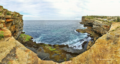 Watsons Bay, South Head 。这里可以远望巨轮进出port Jackson，这里有曾经是二战悉尼为了防御日本潜艇布下水雷网的地方。