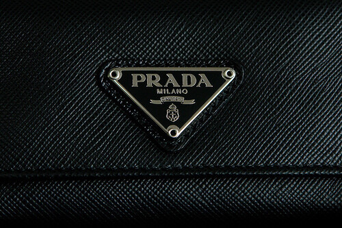 PRADA，