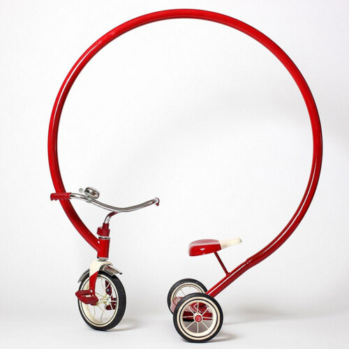 旧时光了。Sergio Garcia’s Abstract Tricycle Sculptures