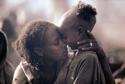 David Burnett，《Ethiopian mother and child》（埃塞尔比亚母子）