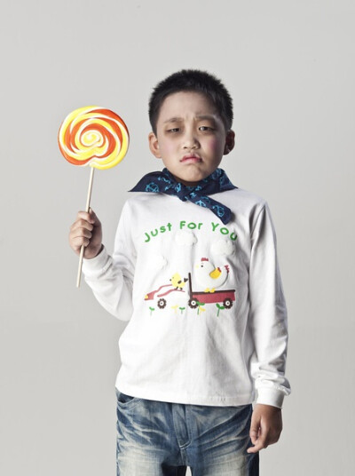 开心家族 헬로우 고스트 催泪 搞笑 温情 有爱 浪漫 喜感 感悟 反转 都有了，好电影。在毫无准备的地方被戳泪点啊 也太温馨太治愈了！