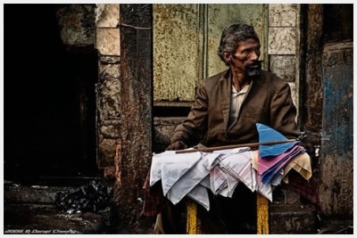  在印度街头遇到的老人，满身的沧桑。