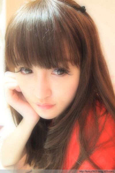 三月春花渐次醒 迢迢年华谁老去