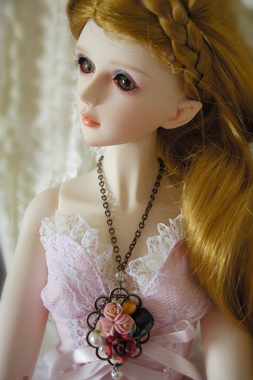 BJD1/3娃用 优雅古典 花牌子吊坠项链http://item.taobao.com/item.htm?spm=11043m9w.3-7LJvc.h-3yCEKp&id=13793579716&