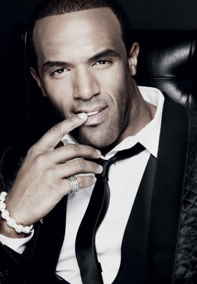 NO.9 克雷格·大卫Craig David, 30岁 967万英镑歌手。1999年出道的他擅长节奏蓝调(R&B)，共发行了5张录音室专辑。