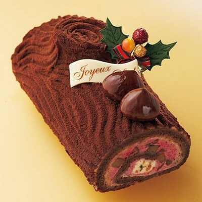 木材蛋糕（Yule log）-（法国） 法国人在度过耶诞节必备的应景年节点心。