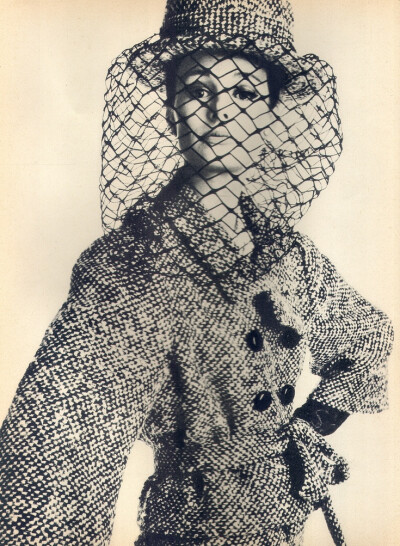 Lanvin CastilloModel Sondra Peterson is wearing a creation by Lanvin Castillo.Italian Vogue,September 1962.