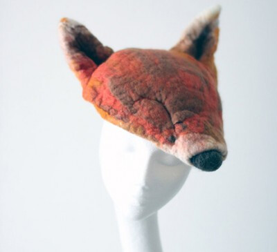 狐狸帽子~哈哈~貌似可以反着戴。突然惊觉自己喜欢的东西都好奇怪，囧。