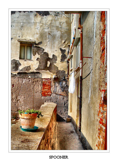 the fragment | Sicily, Italy, courtyard