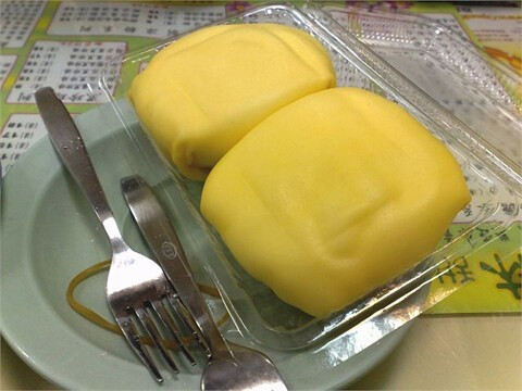 綠林甜品：深水埗元州街77-79號（豆腐布甸、芒果布甸、芝麻糊、南瓜馬蹄露、楊枝甘露、紅豆沙、绿豆沙、糖不甩、榴槤班戟）