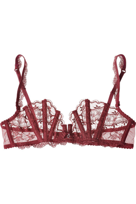 Boudoir lace boned-cup bra