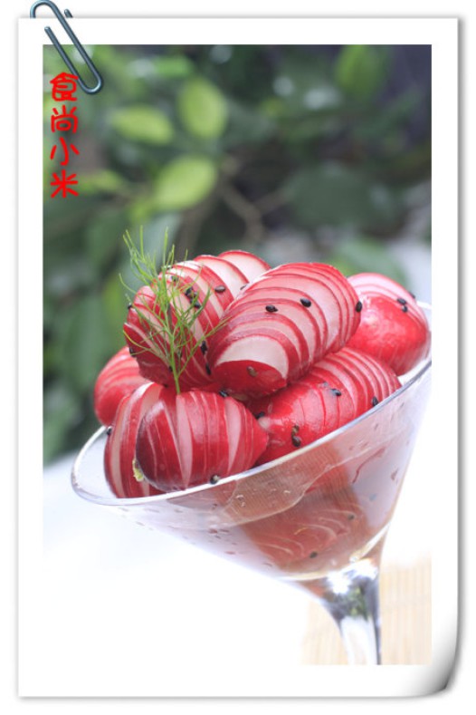 一道开胃小菜就这么完成了既漂亮又好吃，关键还祛火，像水果一样酸甜适口。