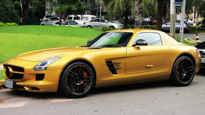 Mercedes-Benz SLS AMG