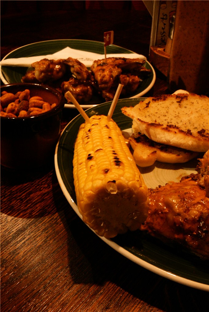 Nandos~extra hot 烤鸡,nuts,corn on cob, garlic bread