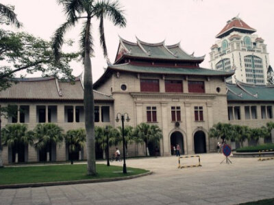 厦门大学。
