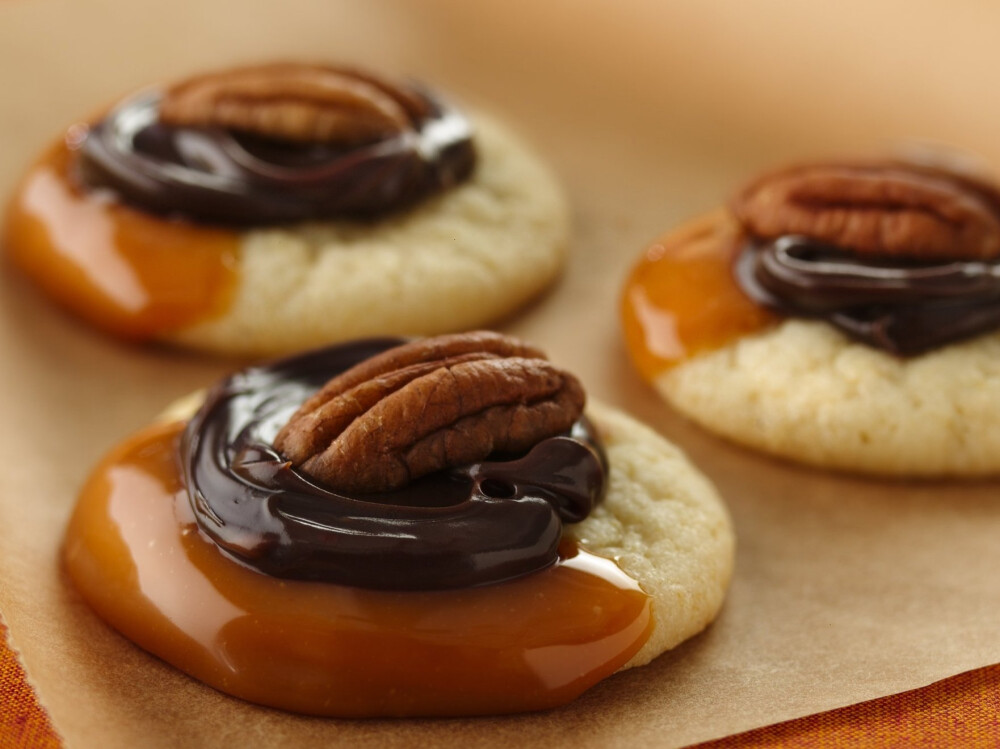 Caramel-Fudge Turtle Cookies