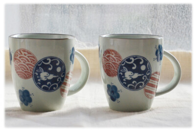 茶色的，质量很好，比较复古