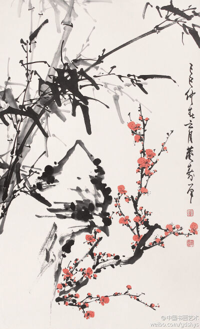 董寿平 《梅竹图》欣赏 --- 董寿平善画梅竹，朱砂红梅堪称绝技，画梅繁中有简，简中有繁，繁而不乱，简而有理；写竹时笔墨简练，坚挺轩昂，构图空灵，浑厚古朴，显出遒劲的笔力。