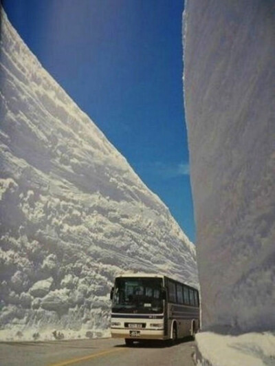 1米深的雪我都没见过，竟然还有20米深的雪，震惊了！