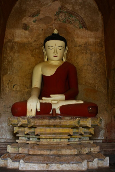 缅甸 蒲甘 苏拉玛尼寺佛像。