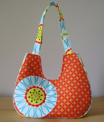 Pop Garden Red Blooming Daisy Flower Handbag