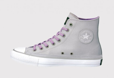 东京印象，Undefeated Japan x Converse All Star All Good TYO Hi在Converse的联名历史中，我们见识过很多斑斓的设计，无论是图案还是色彩，但人们最热爱的往往却是简洁的创意。为此，美国知名品牌Undefeated的日本…