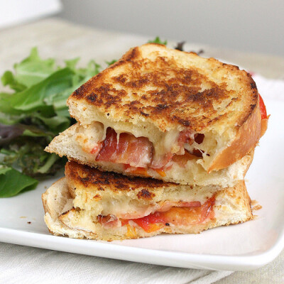 Garlic-Rubbed Grilled Cheese with Bacon and Tomatoes