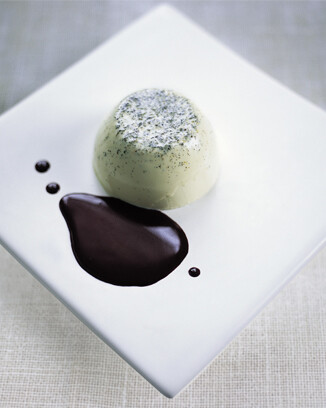 Green Tea and Vanilla Pannacotta with Chocolate Sauce