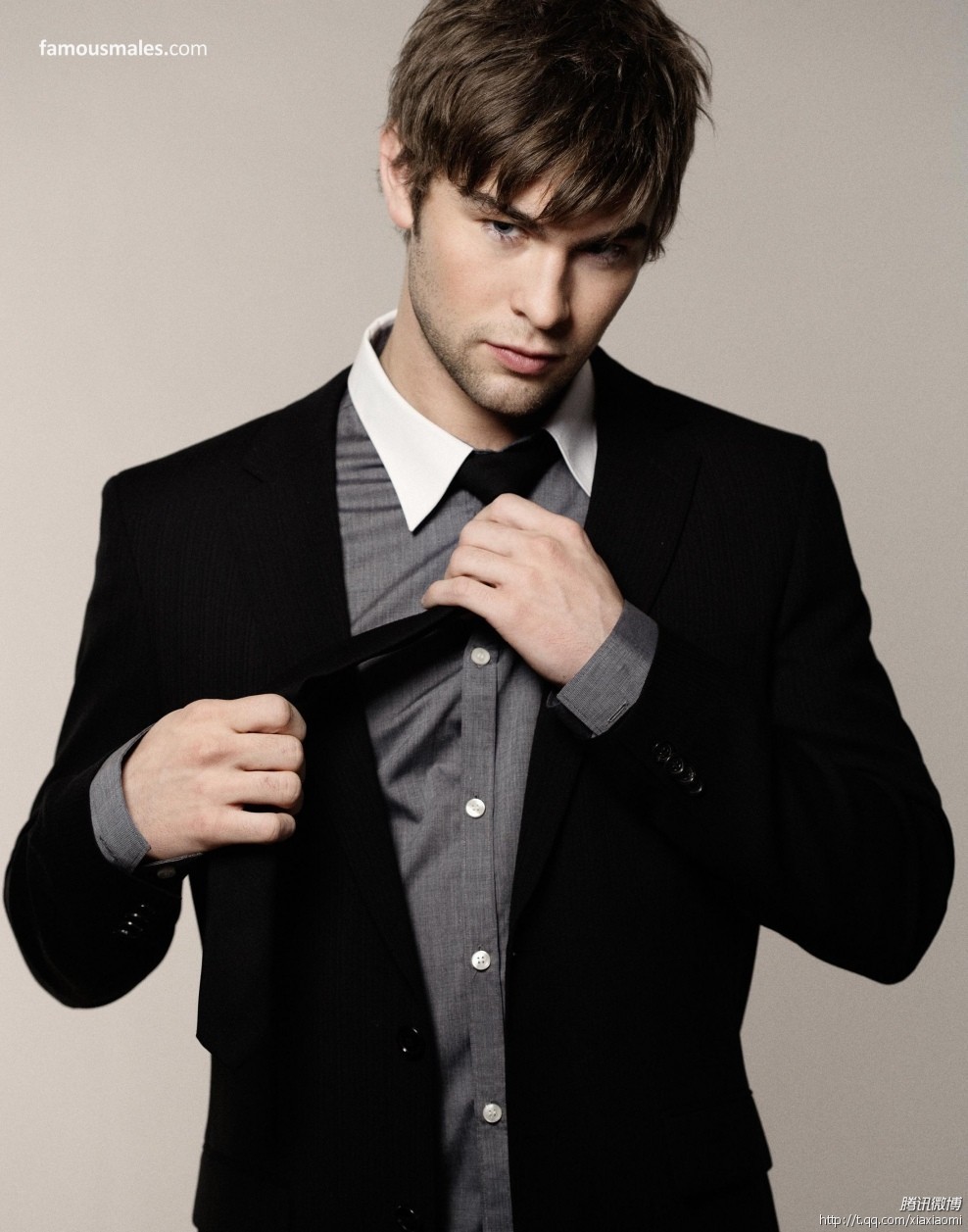 切斯·克劳福 (Chace Crawford)在《绯闻女孩》中饰演男主角Nate Archibald，拥有英俊、体贴、善良，像王子一样的笑容和一双正直温柔的蓝眼睛……