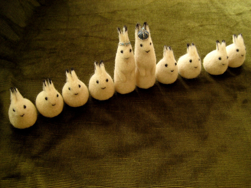 Needle felted chess pieces/by ~earfox