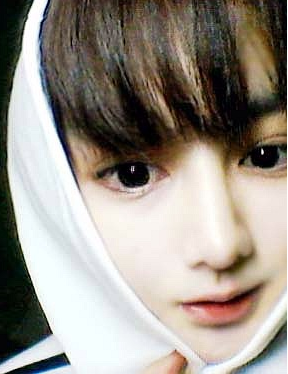 好像洋娃娃，又有点夏达姐姐的感觉