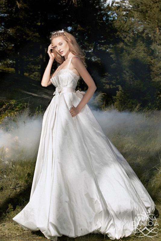 ＪＩＭＭＹ ＬＵ《Papilio 2011 Wedding Dresses（婚纱摄影主题“森林之梦”）