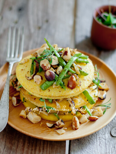 PolentaWith green beans, root celery & rosemary para nuts. A guest post & recipe on Harini's Tongue Ticklers. http://tongueticklers.com/2011/08/polenta-with-root-celery-green-beans-pecan-nuts/If summe…