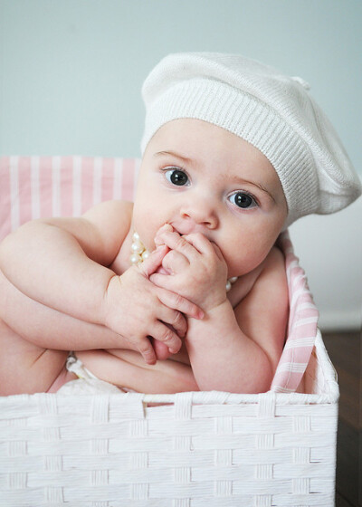 Who says a girl in pearls can't eat her toes?