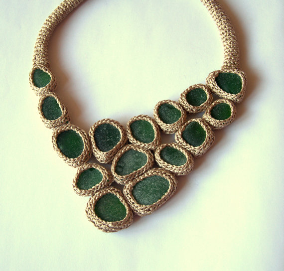 Beige necklace with 15 green sea glass crochet