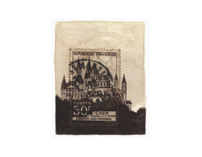 每张“邮票画”的创作过程，都是从真实的小邮票开始的。把邮票贴在白纸上作为画面主题，用水彩和水粉来绘制扩大的场景。