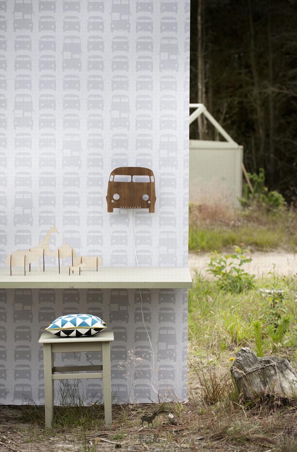 丹麦家居用品品牌Ferm Living发布最新2011年秋冬目录，2011年秋冬系列风格跟春夏系列有了较大的变化，给人以一个复古的感觉，本期的主题菱形格子和自然森林的融合，通过设计师巧妙的搭配尽显意趣无限。