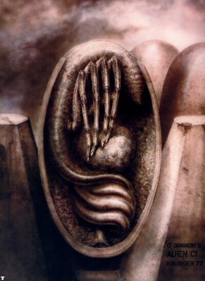 H.R Giger 1940年出生于瑞士，集画家、雕塑家、建筑师和设计师为一身。 他被世界作为超现实主义者所认可，被誉为——“异形之父”。