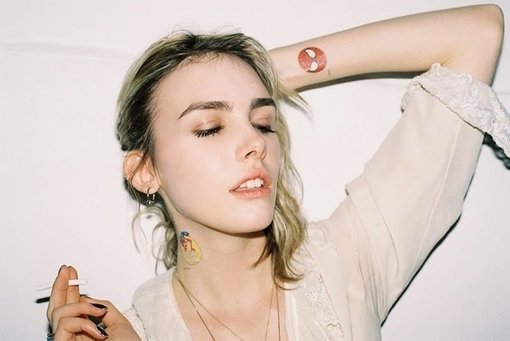 你所浪费的今天，是昨天死去的人奢望的明天；你所厌恶的现在，是未来的你回不去的曾经。