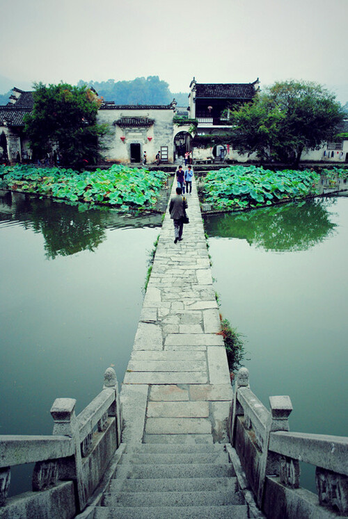  宏村，一步步行走的旅行。