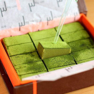 抹茶味的杏仁糕？！