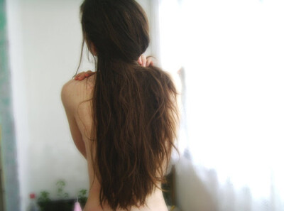 我也要留长发 及腰的那种