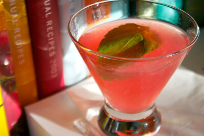 raspberry mint lemon cocktail